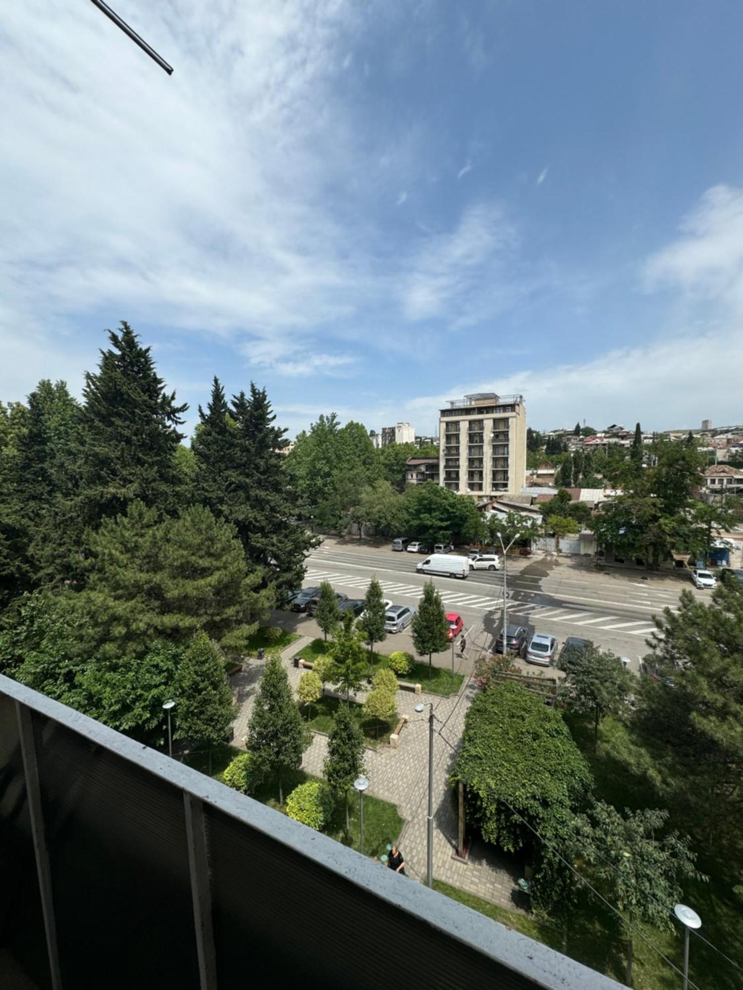 Cozy Apartment With Balcony Tiflis Dış mekan fotoğraf