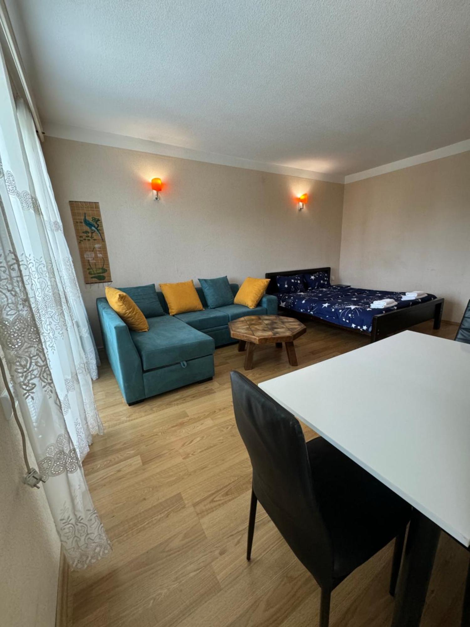 Cozy Apartment With Balcony Tiflis Dış mekan fotoğraf